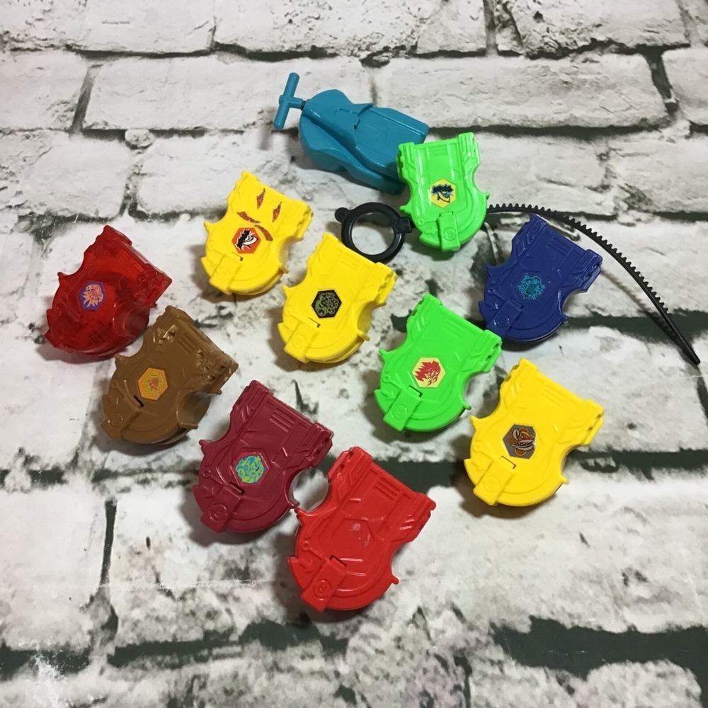Beyblade Launchers Lot Of 10‎ W/ 1 Rip Cord Plastic Yellow Red Green